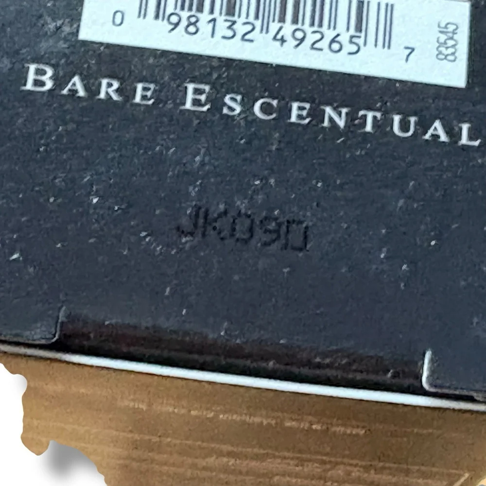 bareMinerals BAREPRO Foundation ASPEN 04 SPF 20 30ml / 1 fl oz New in Box